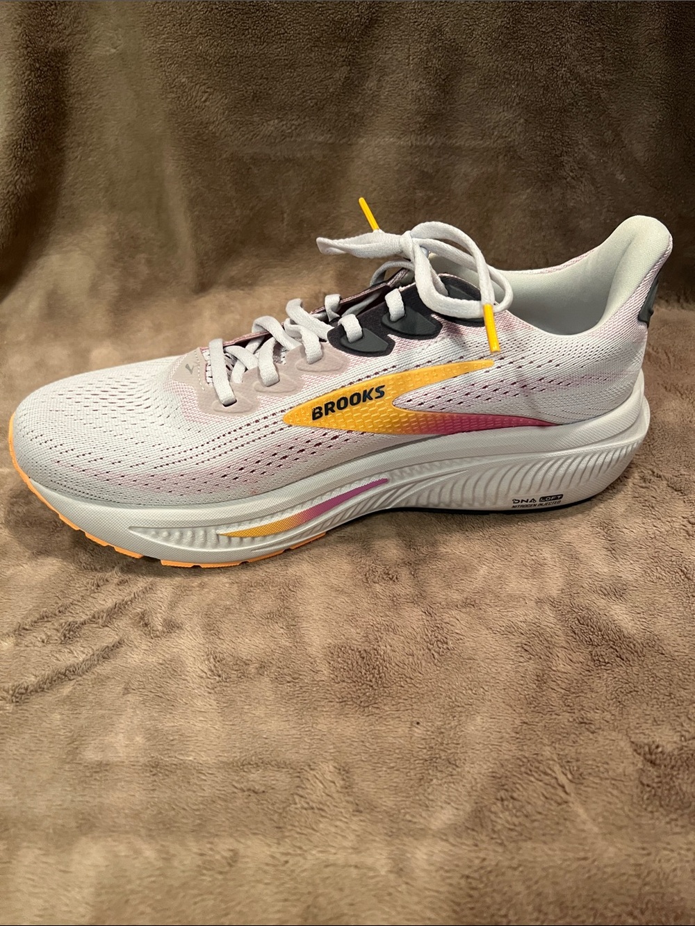 Brooks Ghost 17 Women's Running Shoe - Oyster/Apricot/Pink - Picture 2 of 5